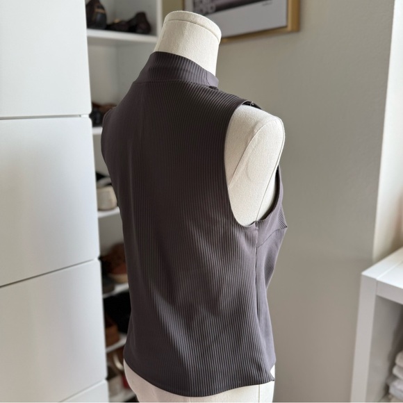 NWT FLX Gray Sleeveless Ribbed Mock Neck Active Wear Sport Tank Top Size Medium - Picture 5 of 6